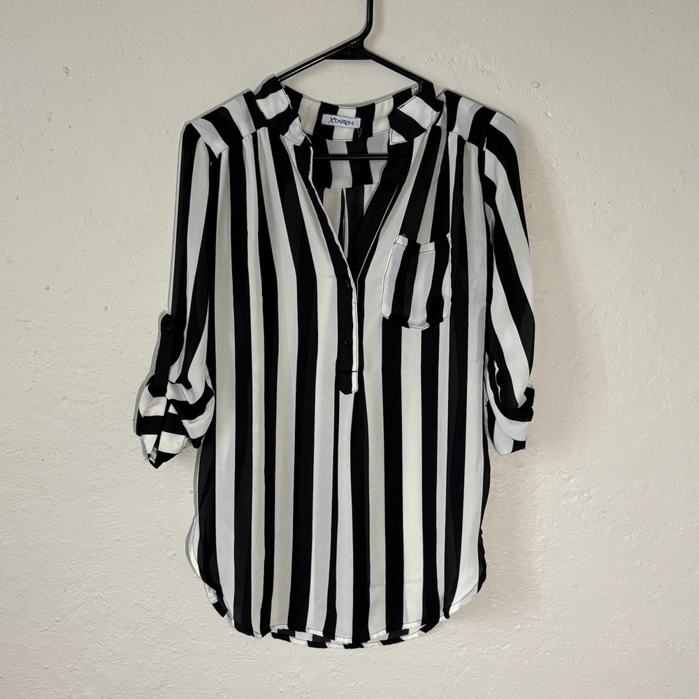 Xtaren Black and White‎ Striped Blouse women’s size small